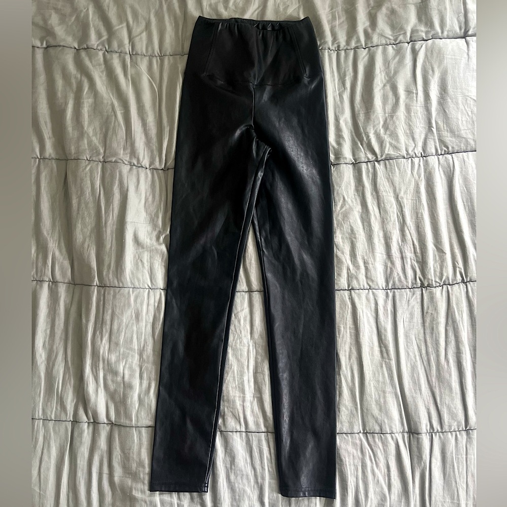 WILFRED ARITZIA LEATHER PANT LEGGINGS